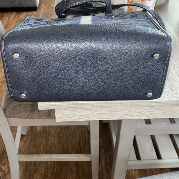 Coach Black and Gray Signature Handbag - Picture 4 of 4